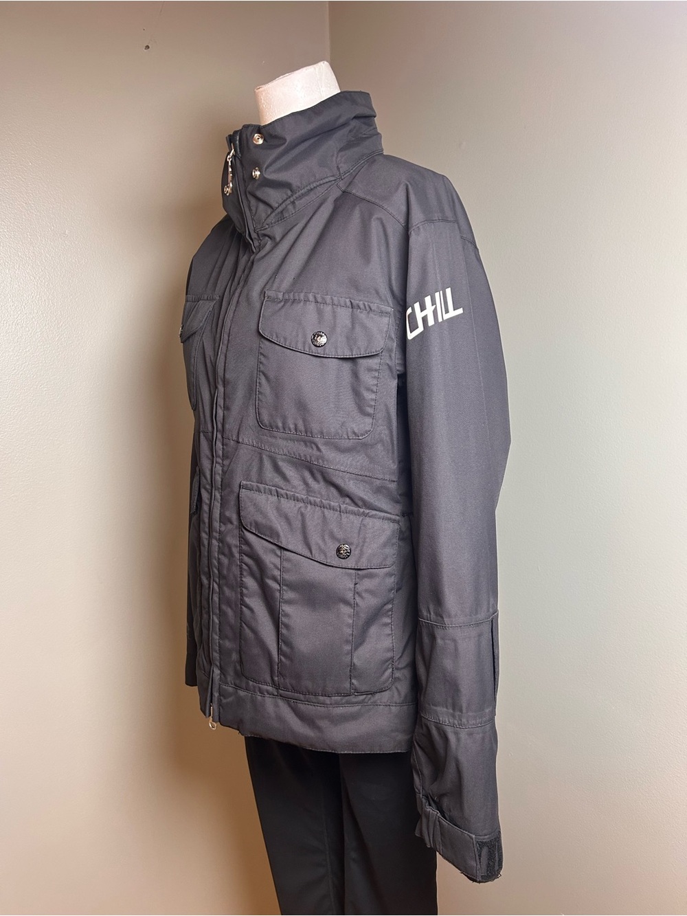 Foursquare Snowboard Outerwear
Black Jacket Women's Small - Picture 6 of 15
